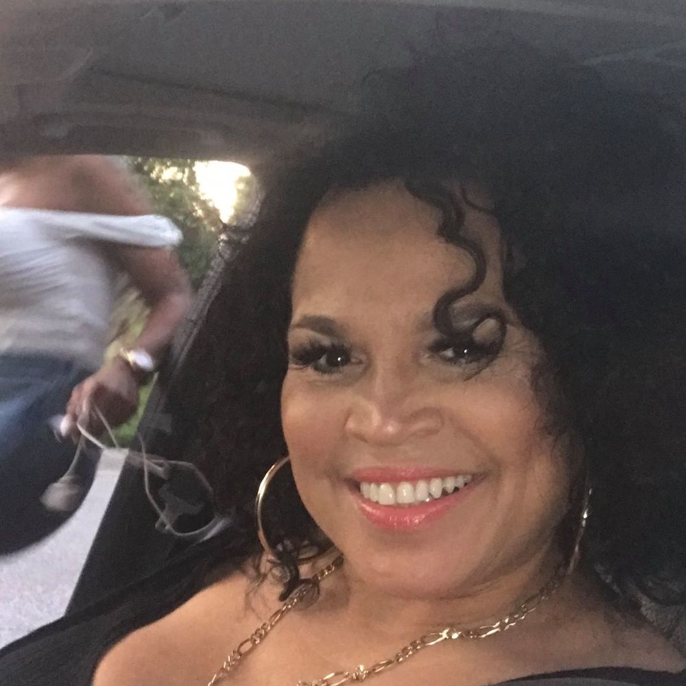 Meet your Posher, Essita